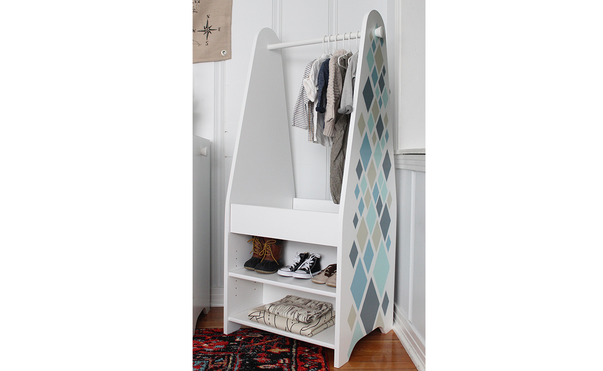 Open wardrobe storage, kids’ bedroom